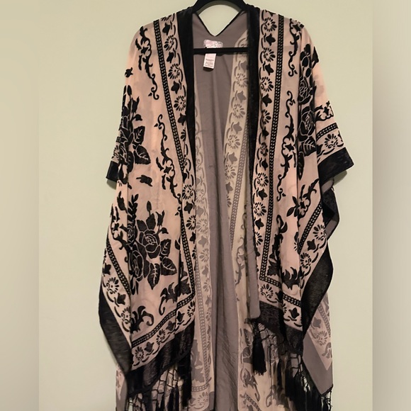 ✨ SOLD ✨ Free People Nightbird Velvet Kimono ✨ - Picture 4 of 6